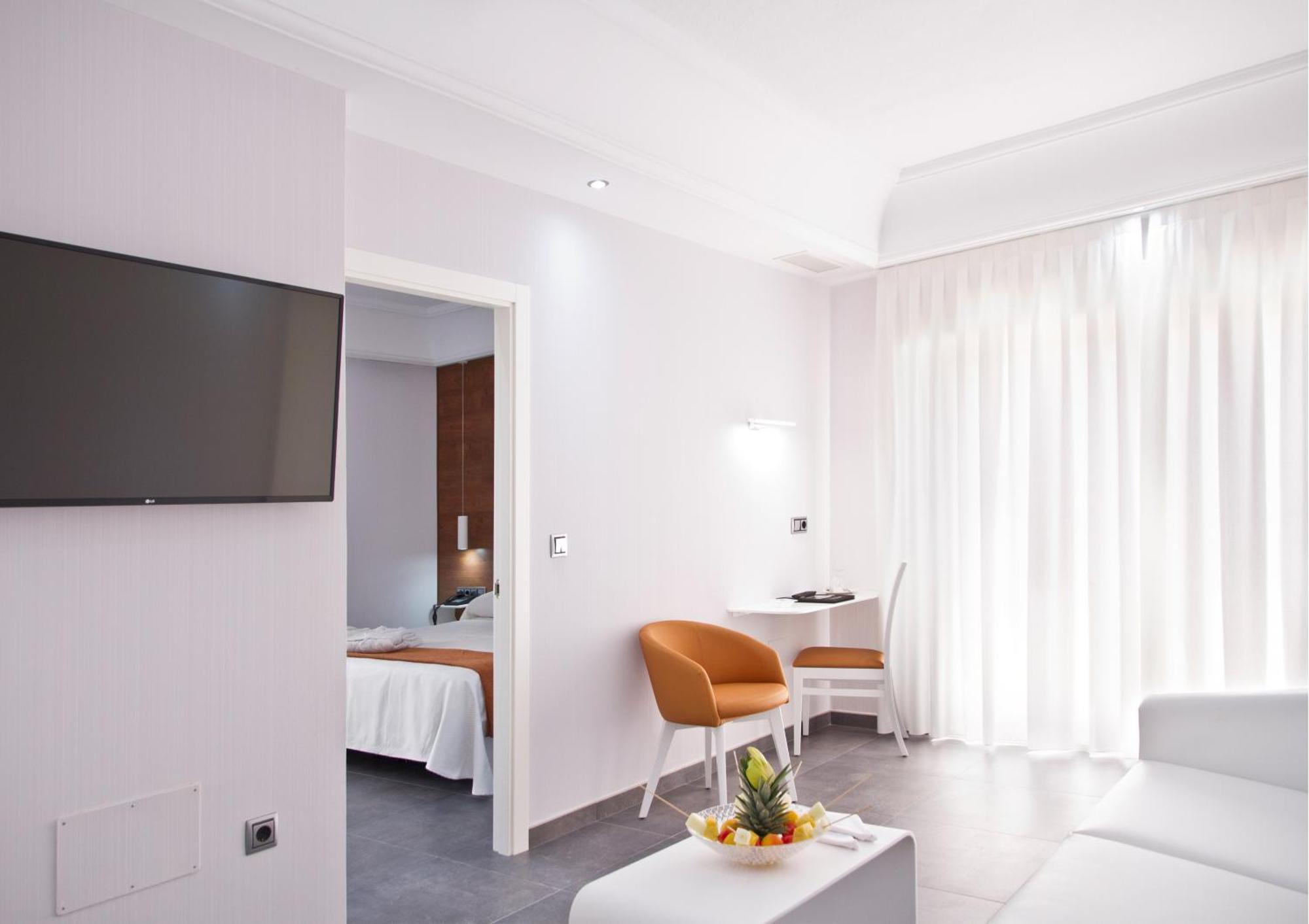 Hotel Los Delfines ลามังกา เดล มาร์เมนอร์ ภายนอก รูปภาพ